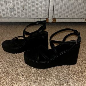 Platform sandals